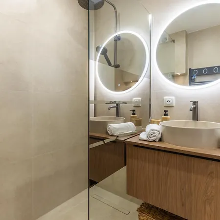 Lb Vacation I Beautiful 2br Apt, Renovated In 2025, La Croisette, Minutes From And Palais